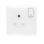 فيش كهرباء بمفتاح ثنائى القطب ولمبة اشارة 13 أمبير  الفنار موديل ألف المقاس  7x7 اللون الأبيض